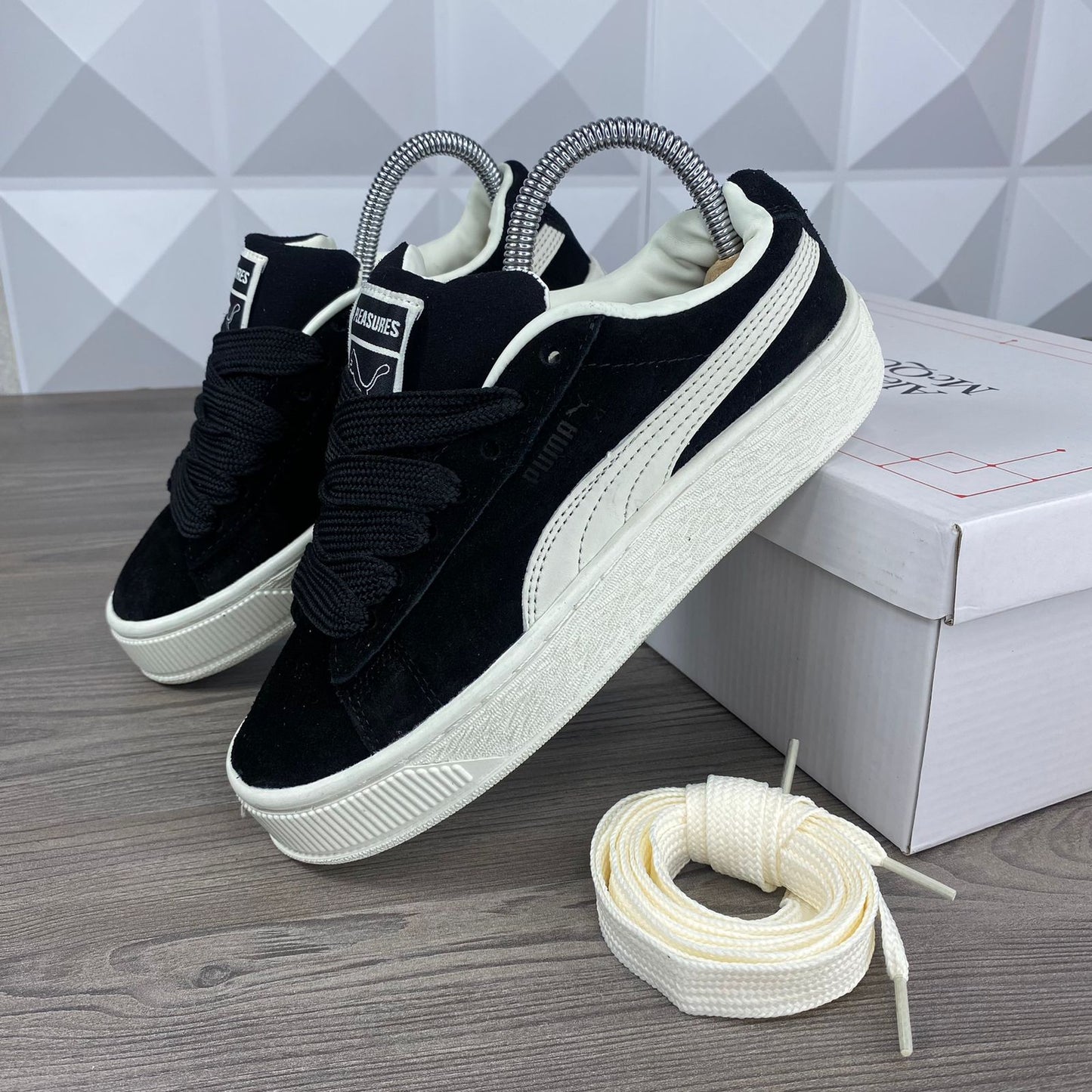 Puma Suede XL.